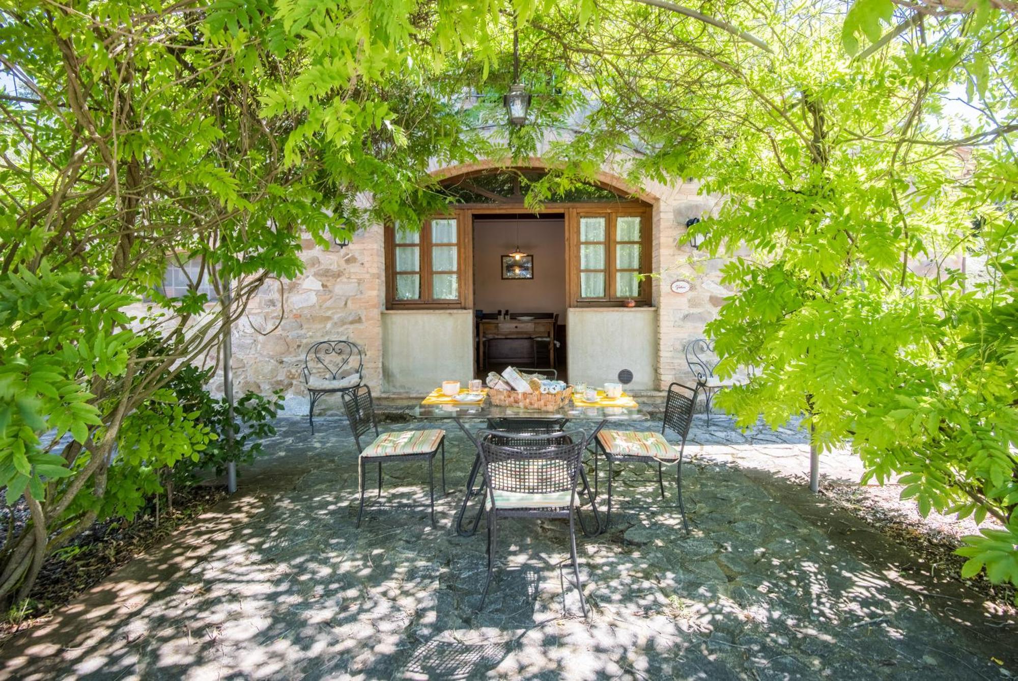 Glicine Apartment Podere Giardino Montalcino Extérieur photo